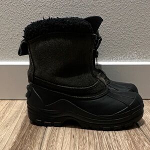 Cozy Black Thermolite Kids Winter Boots size 12
